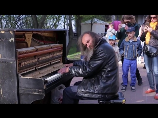 street musicians / street musican kirillo kostyukovsky