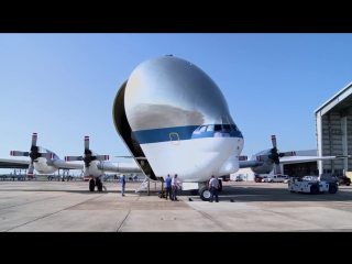 cargo plane giant - super guppy